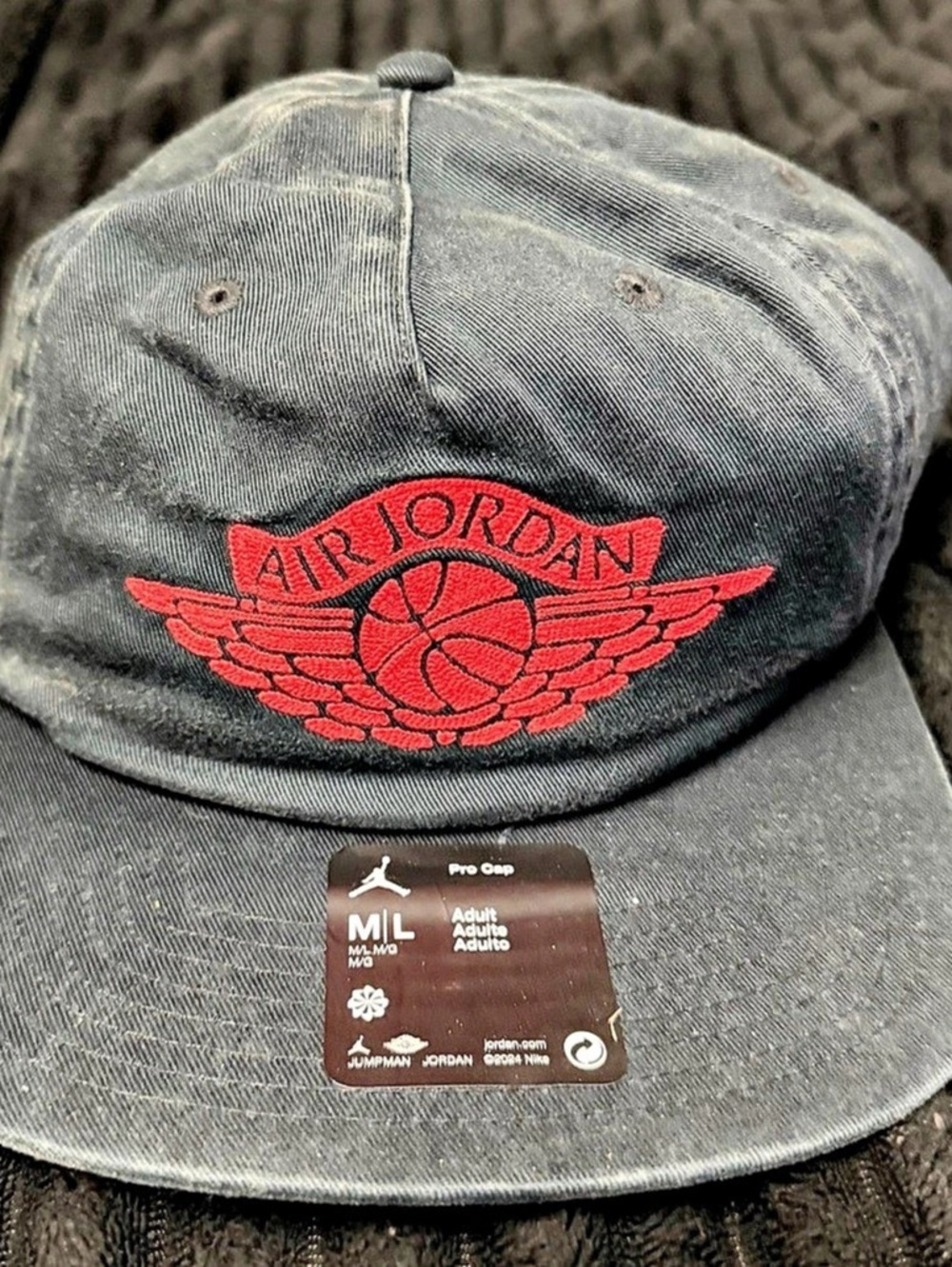 Jordan “RARE AIR” Pro Unstructured Wings Hat Black & Red M/L NWT
